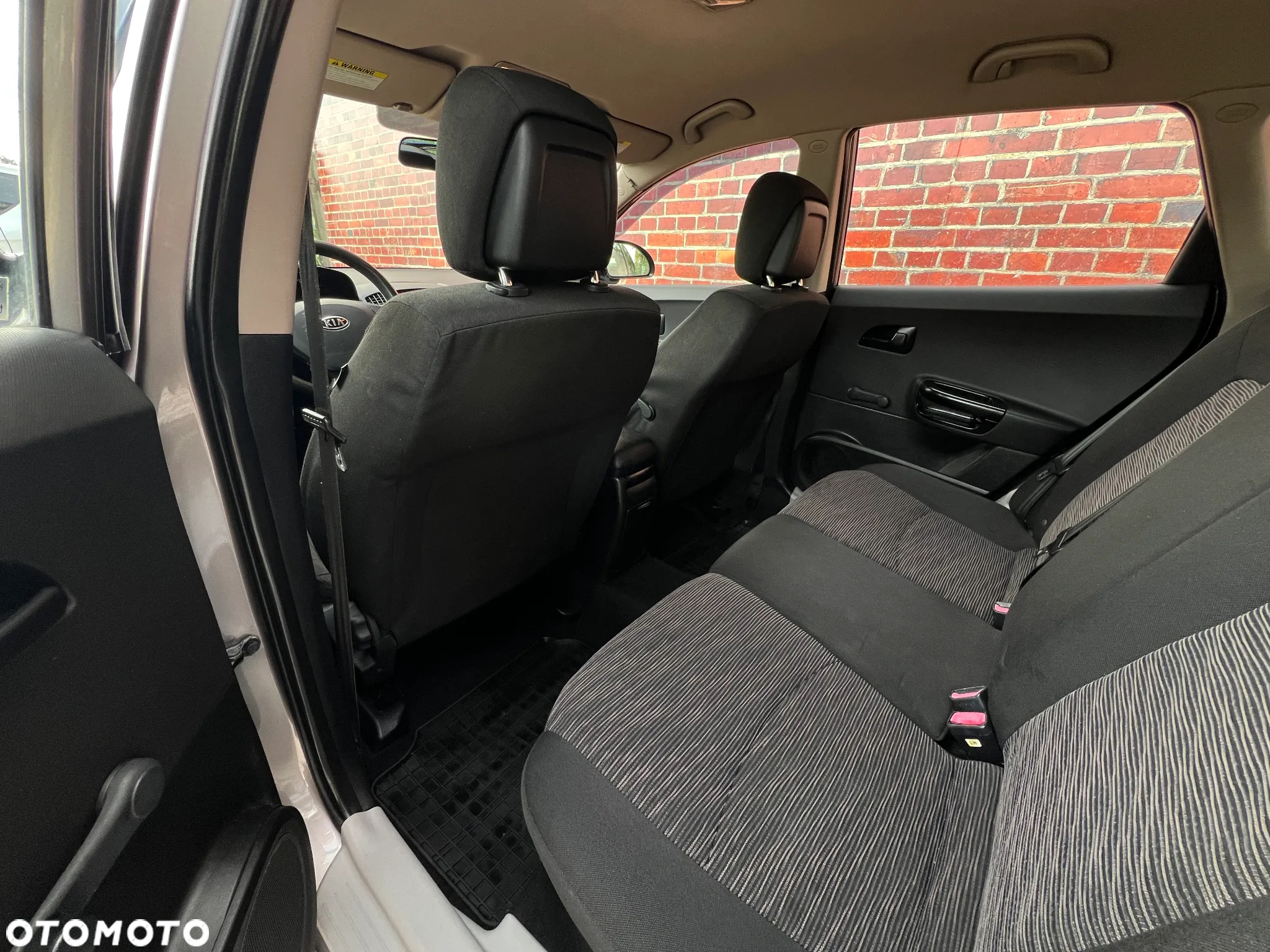 Kia Ceed - 11