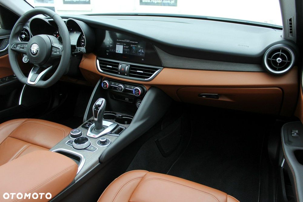 Alfa Romeo Giulia - 37