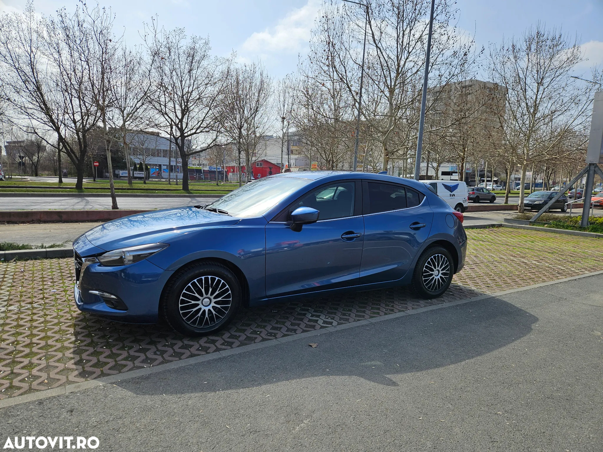 Mazda 3 - 3