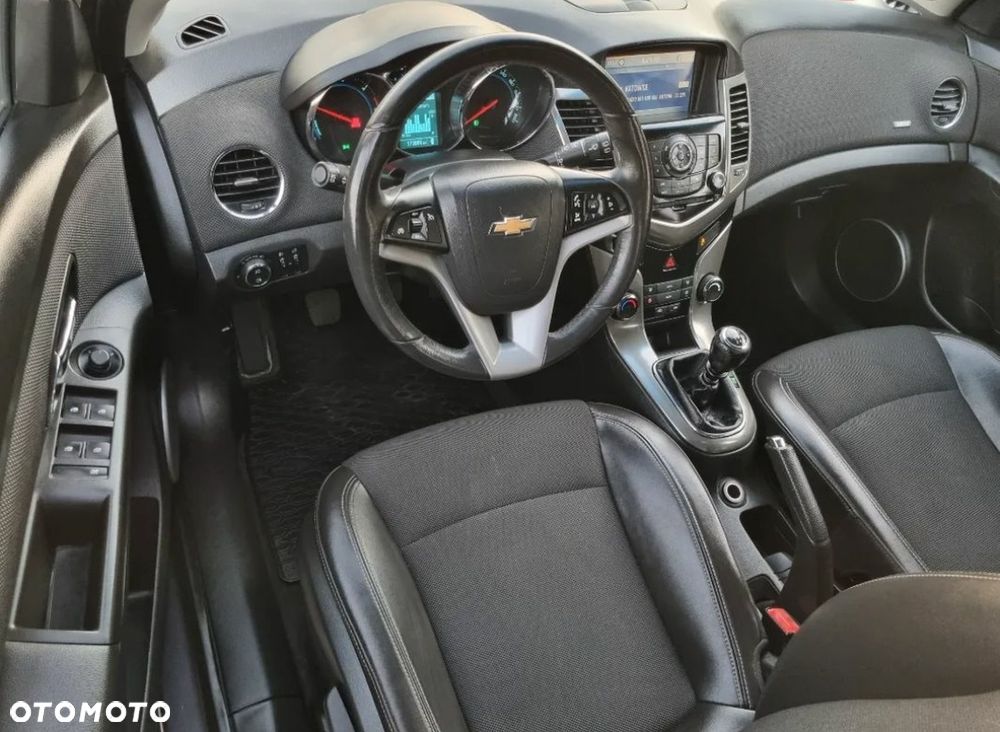 Chevrolet Cruze - 27
