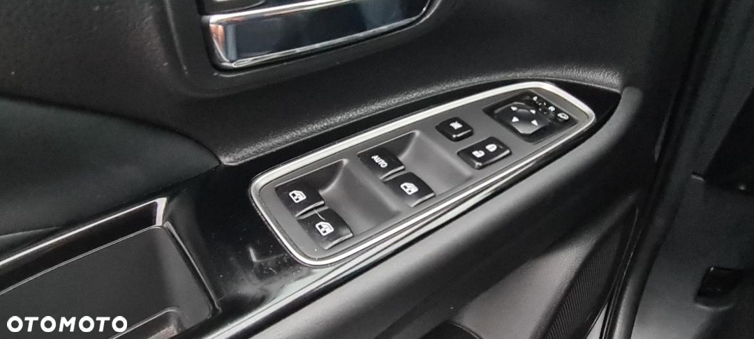 Mitsubishi Outlander 2.0 4WD Plug-In Hybrid Plus - 21