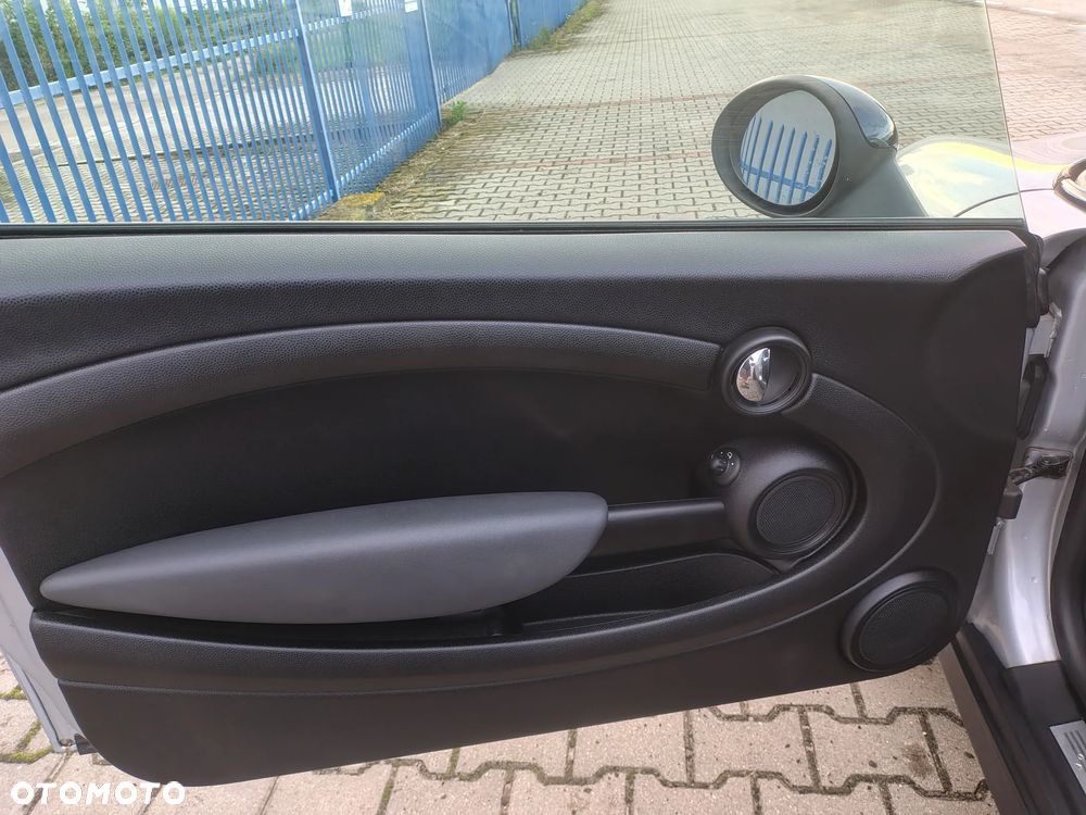 MINI Cooper Standard - 22