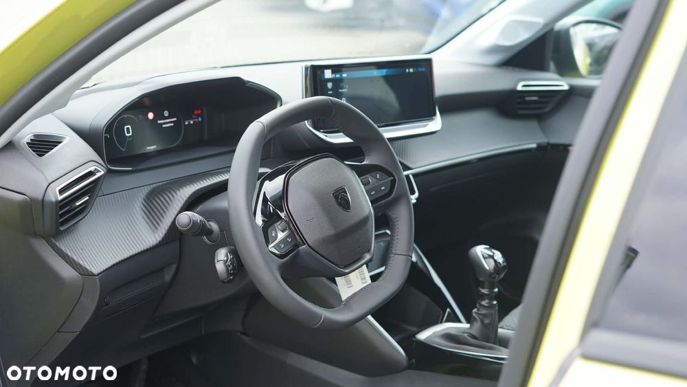 Peugeot 208 - 10
