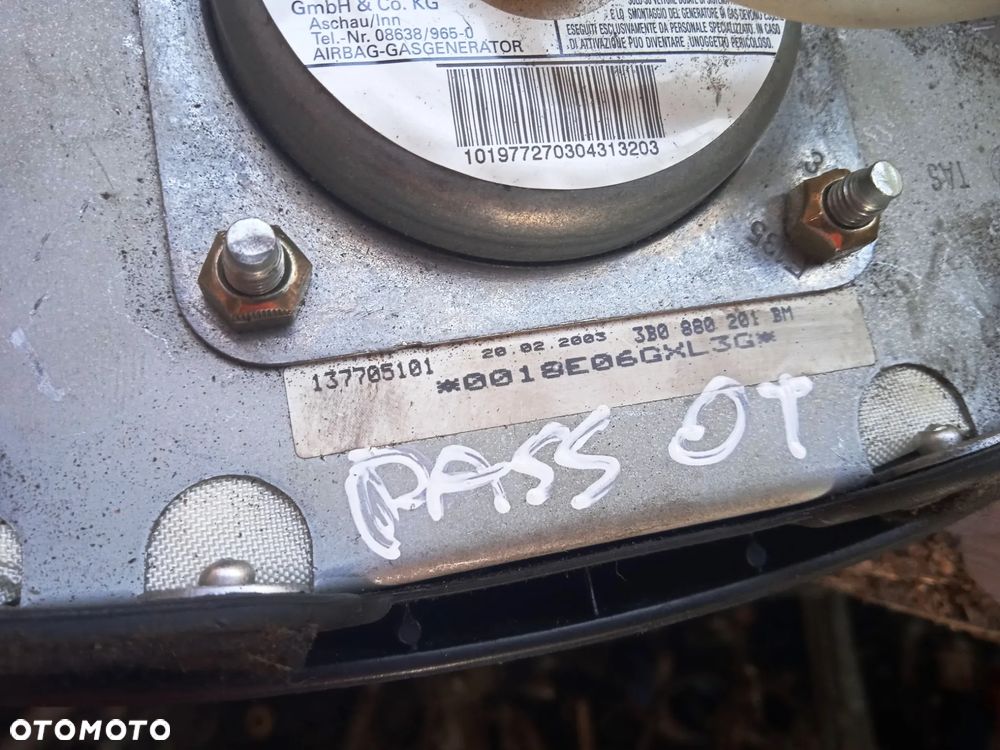 Poduszka kierownicy airbag Volkswgen Passat B5 FL 3B0880201BM - 2