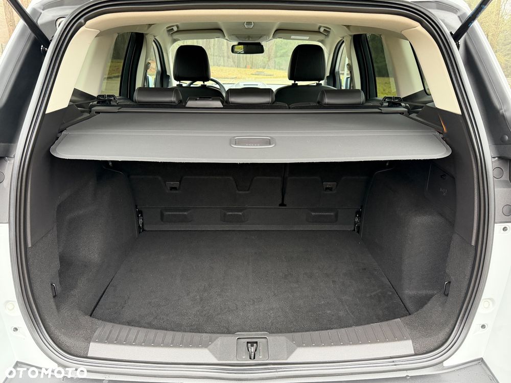 Ford Kuga 2.0 TDCi 2x4 Titanium - 35