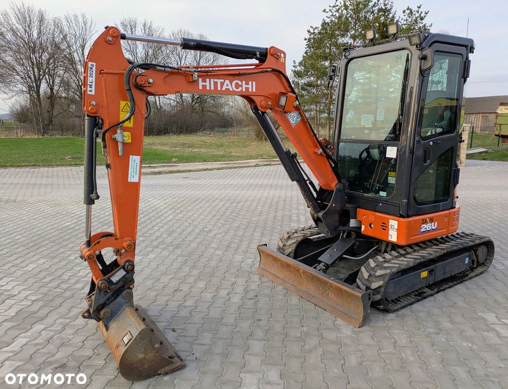 Hitachi ZX26 - 1