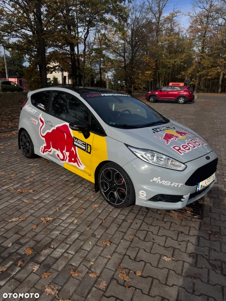 Ford Fiesta 2016 photo 2