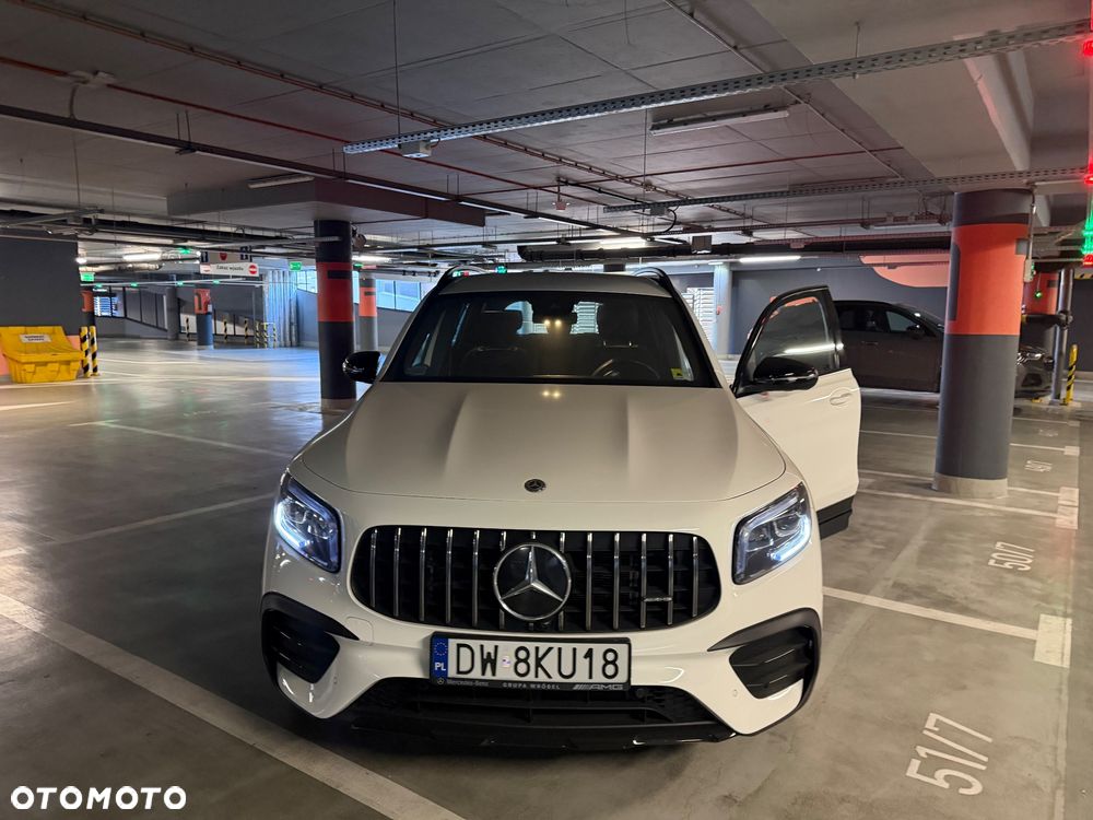 Mercedes-Benz GLB - 1