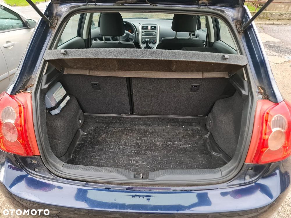 Toyota Auris 1.4 D-4D Terra - 10