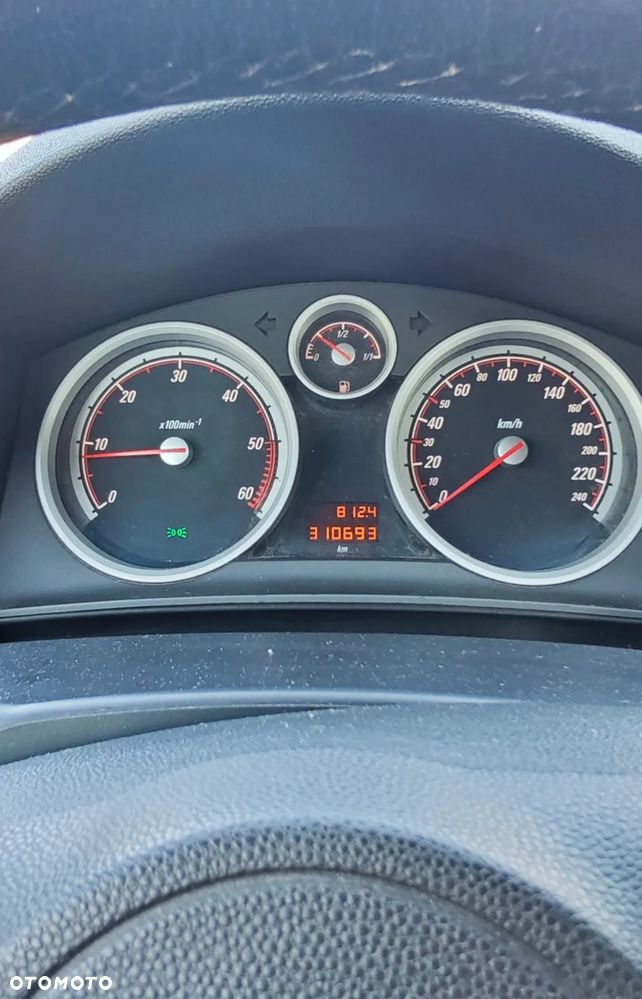 Opel Astra III GTC 1.9 CDTI Enjoy - 12