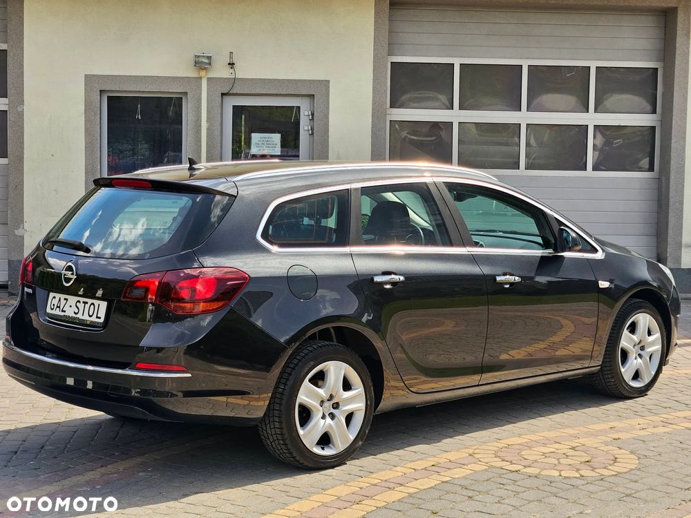 Opel Astra 1.6 Sports Tourer Selection - 17