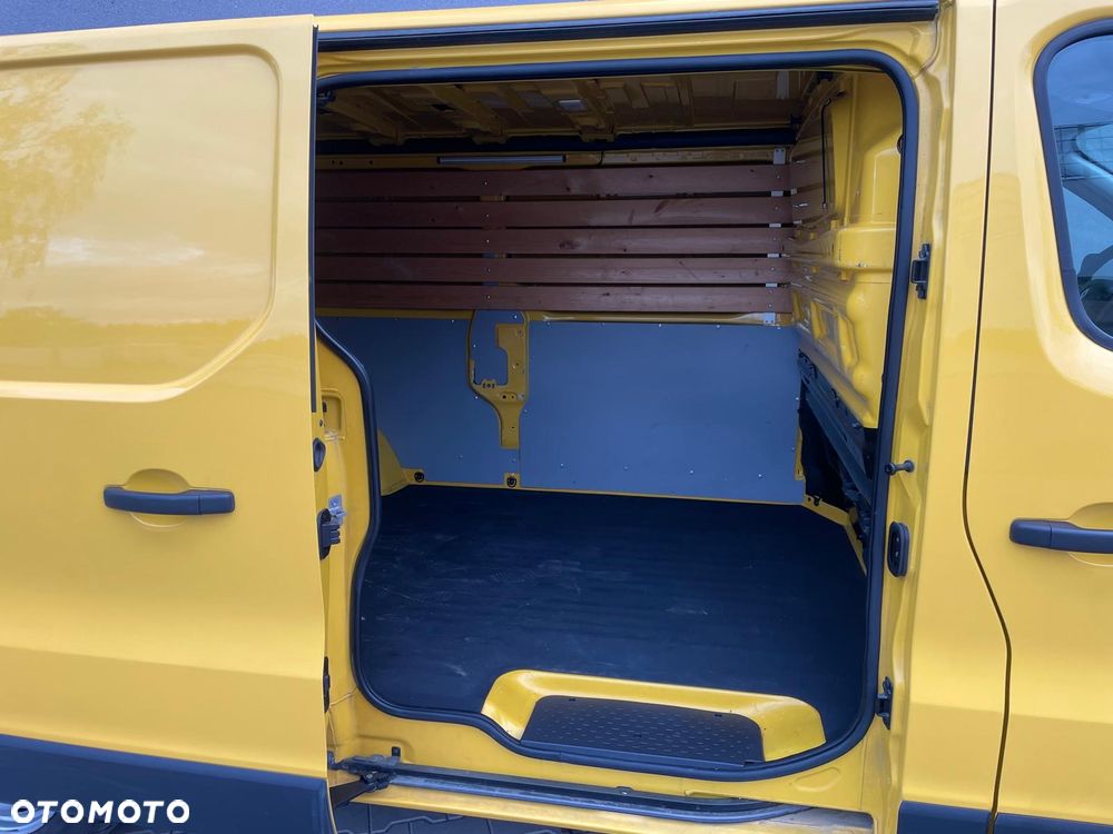 Renault Trafic - 16