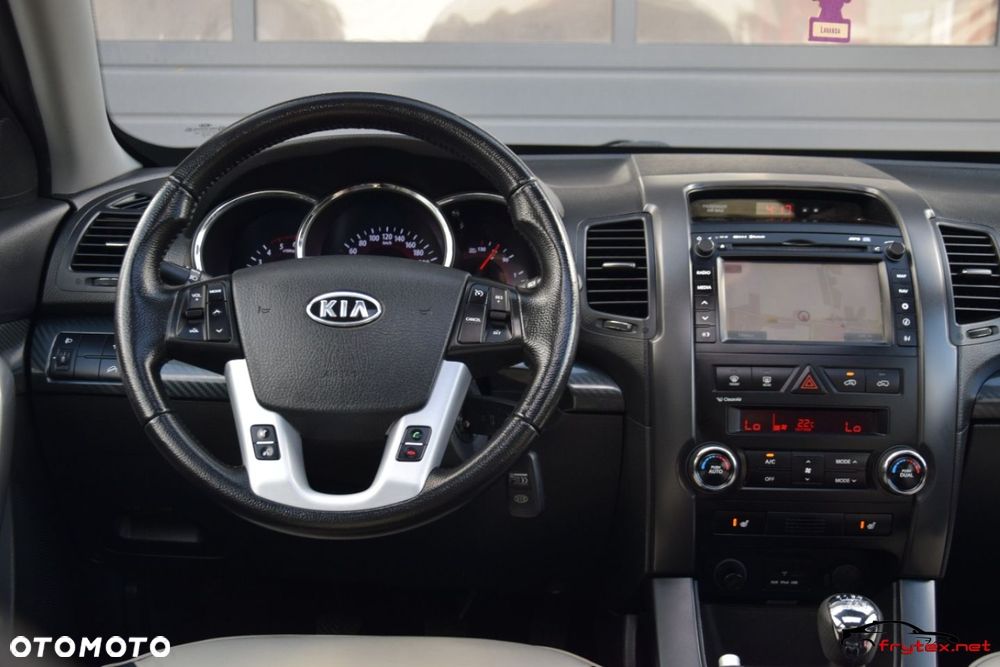 Kia Sorento - 32