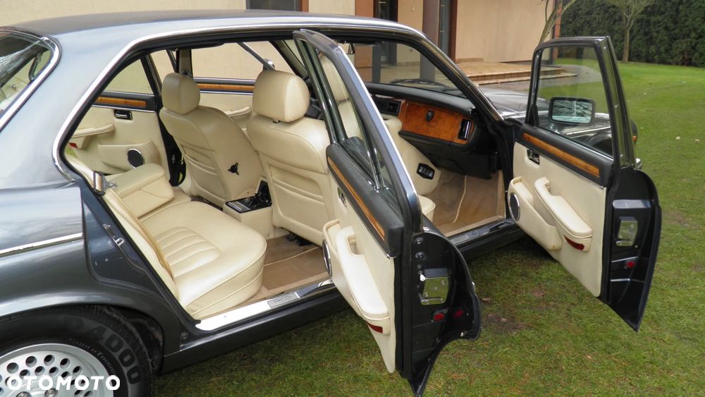 Jaguar XJ XJ12 5.3i - 6