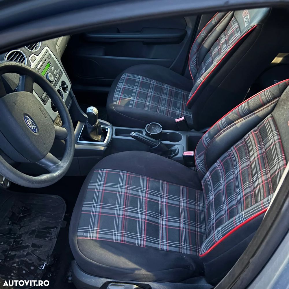 Ford Focus 1.6i 16V - 8