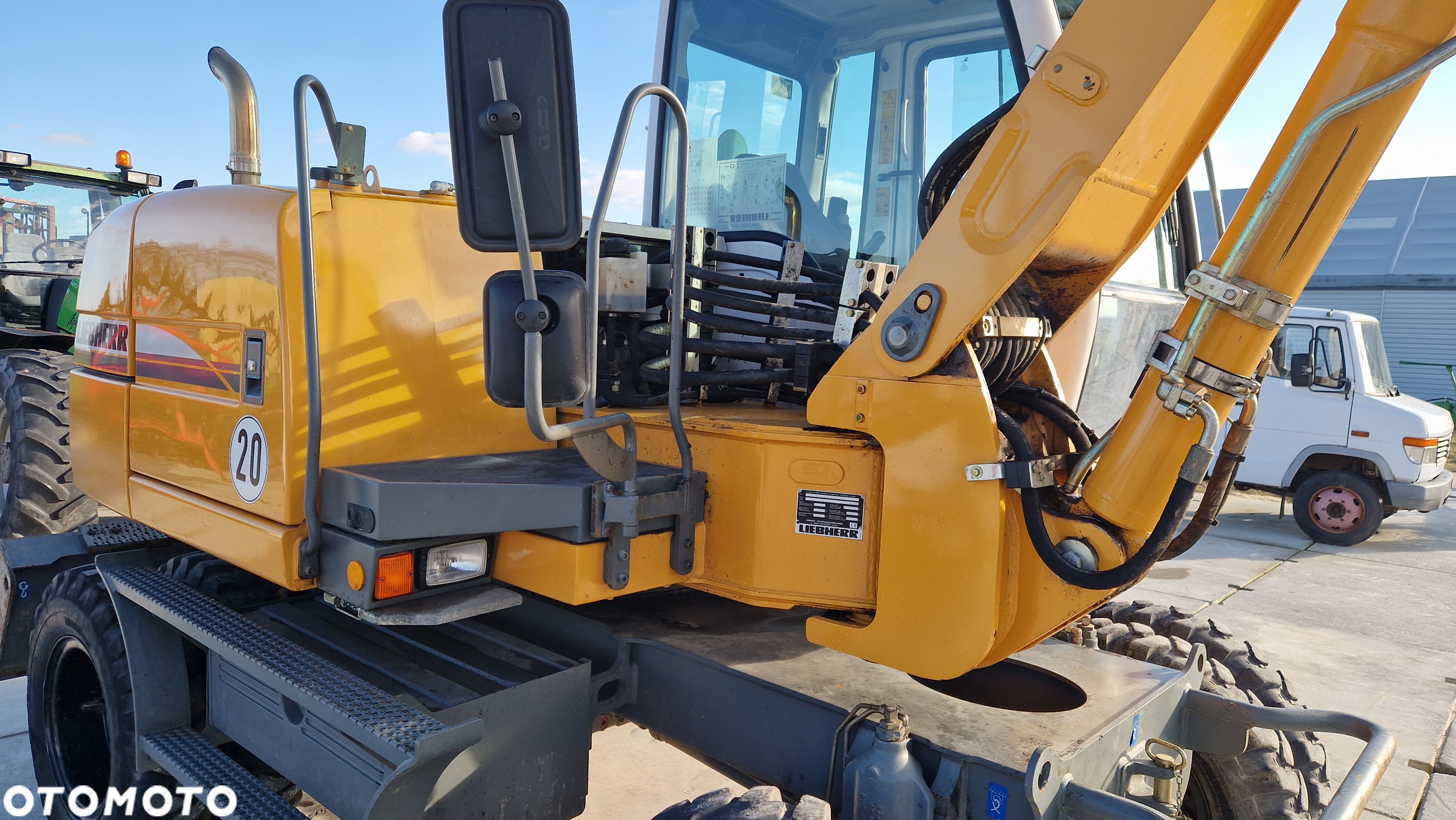 Liebherr 311 - 2