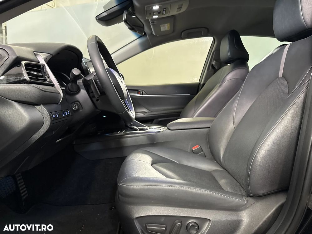Toyota Camry - 24