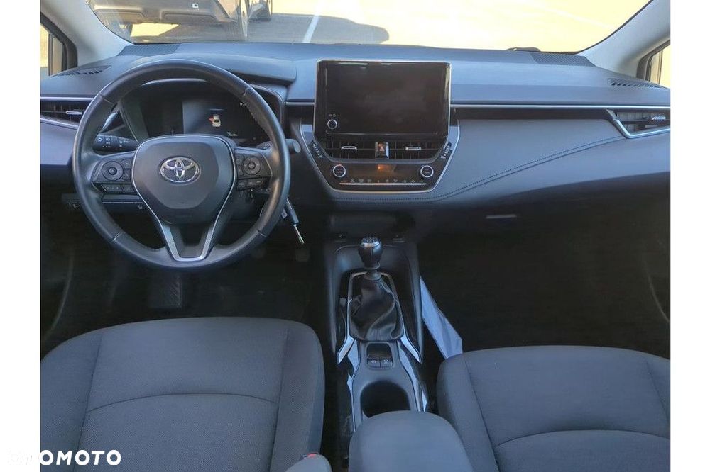 Toyota Corolla - 12