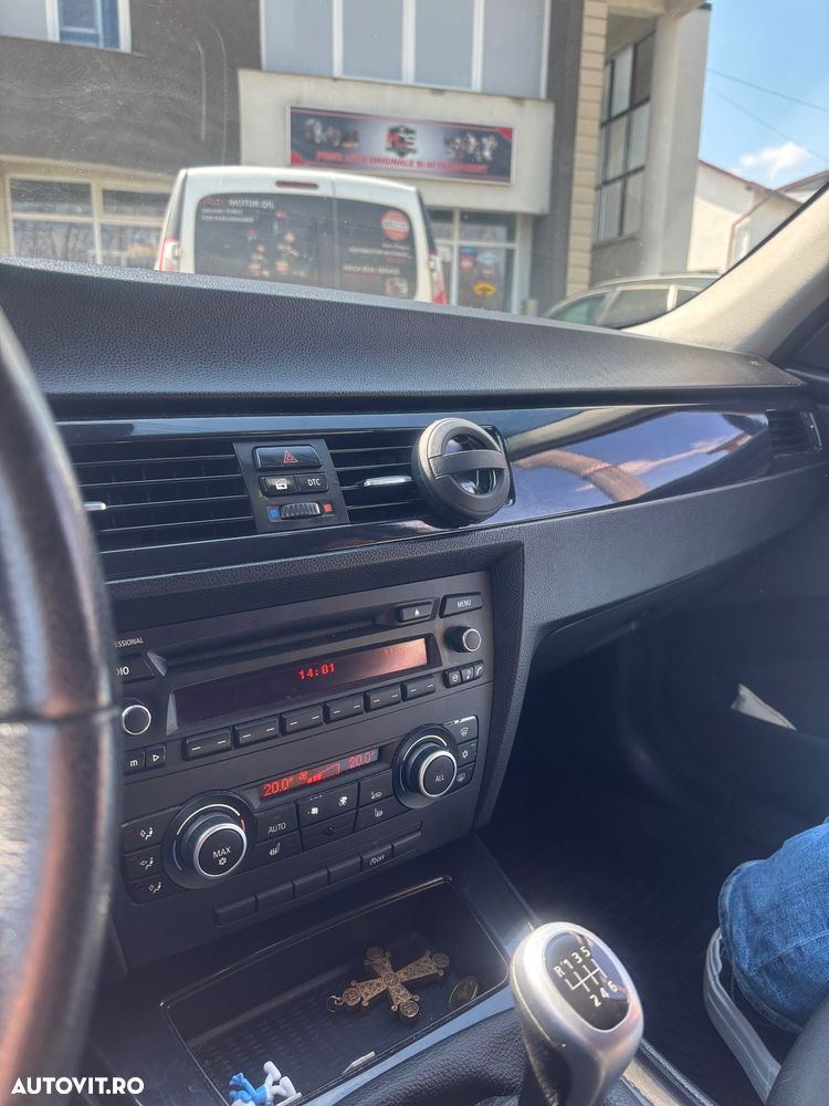 BMW Seria 3 316d - 11