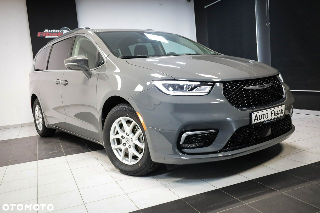 Chrysler Pacifica - 3