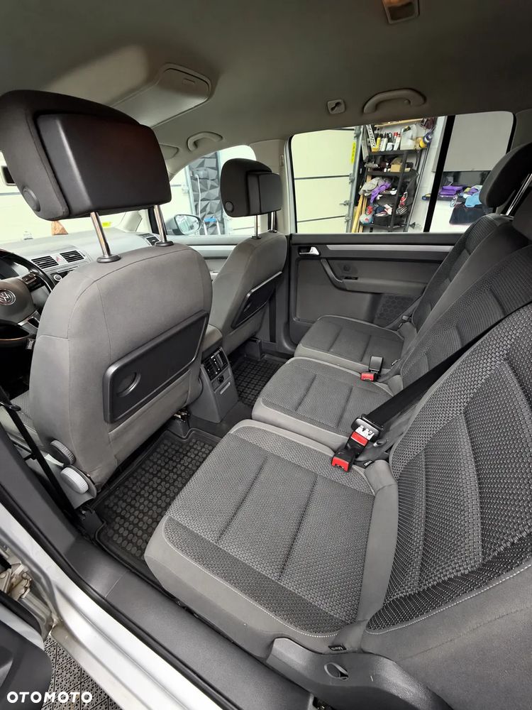 Volkswagen Touran - 9