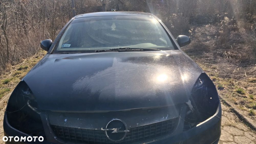 Na części OPEL VECTRA C GTS LIFT Silnik 1.9 CDTI 120KM Z19DT lakier Z20R Skrzynia M32 Maska Zderzak Drzwi Klapa Szyba Fotel Kanapa Lusterko Lampa Przód Tył Zestaw Komplet Błotnik Grill Atrapa Pas Boczki Kokpit Deska Rozdzielcza  Przełącznik Włącznik Sterownik Przewody Wiązka Instalacja Moduł Komputer Czujnik Listwa Pompa Alternator Wtryski Głowica Rozrusznik Kompresor Sprzęgło Dwumas  ABS Klimatyzacji Paliwa Wspomagania Kolektor Turbina Przepustnica Zawór Chłodnica Koło Hak Belka Sanki Zawieszenie Mcpherson Półoś Amortyzator Wydech Tłumik Zacisk Most - 7