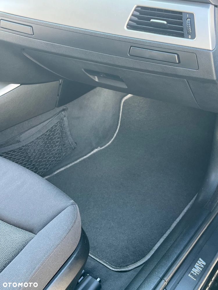 BMW Seria 3 320i - 13
