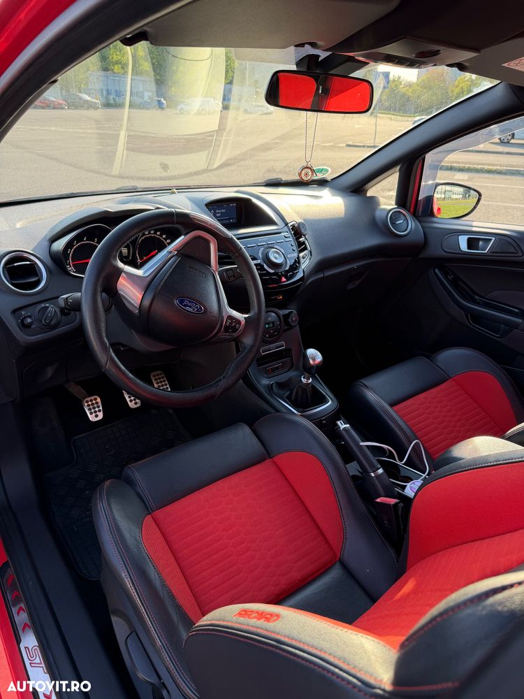 Ford Fiesta 1.6 EcoBoost mit Leder-Sport-Paket ST - 5