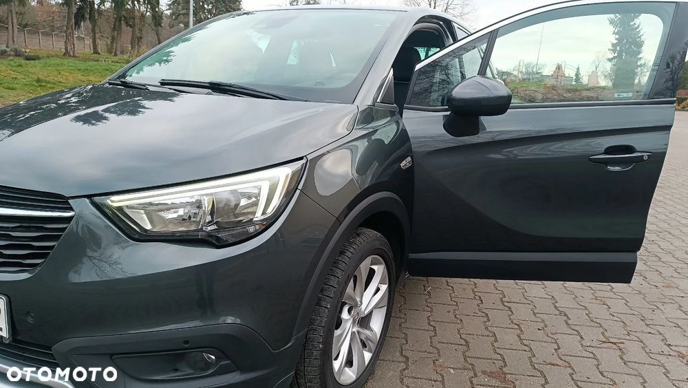Opel Crossland X 1.2 T Design Line S&S - 11