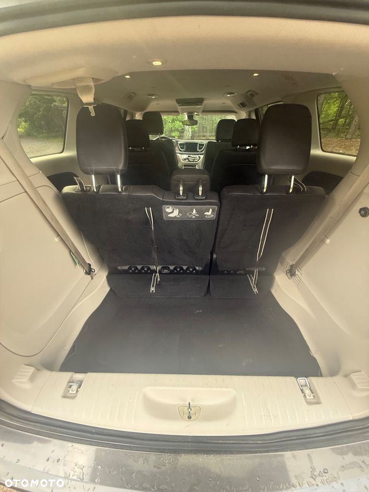 Chrysler Pacifica - 15