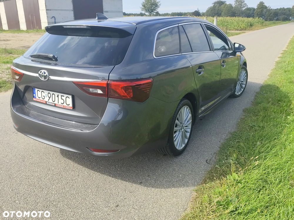 Toyota Avensis 2.0 D-4D Prestige - 3