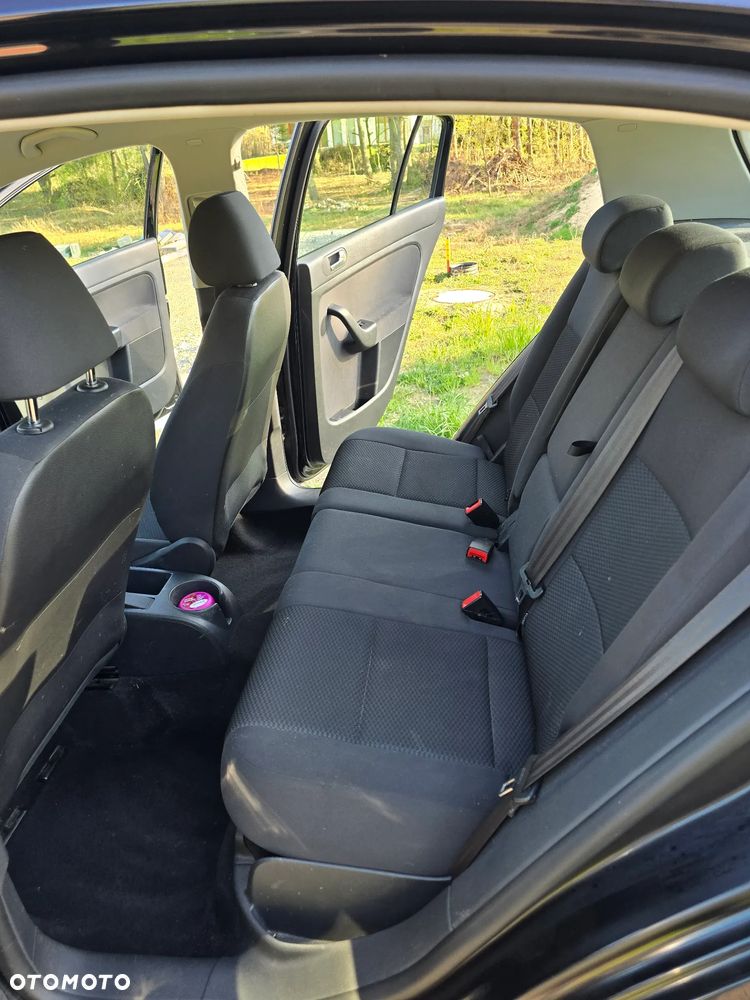 Volkswagen Golf Plus 1.6 TDI DPF Highline - 25
