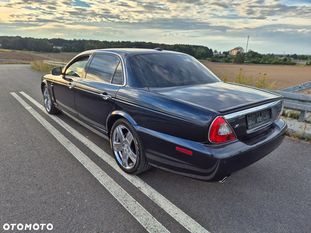Jaguar XJ XJ8 4.2 LWB Executive - 6
