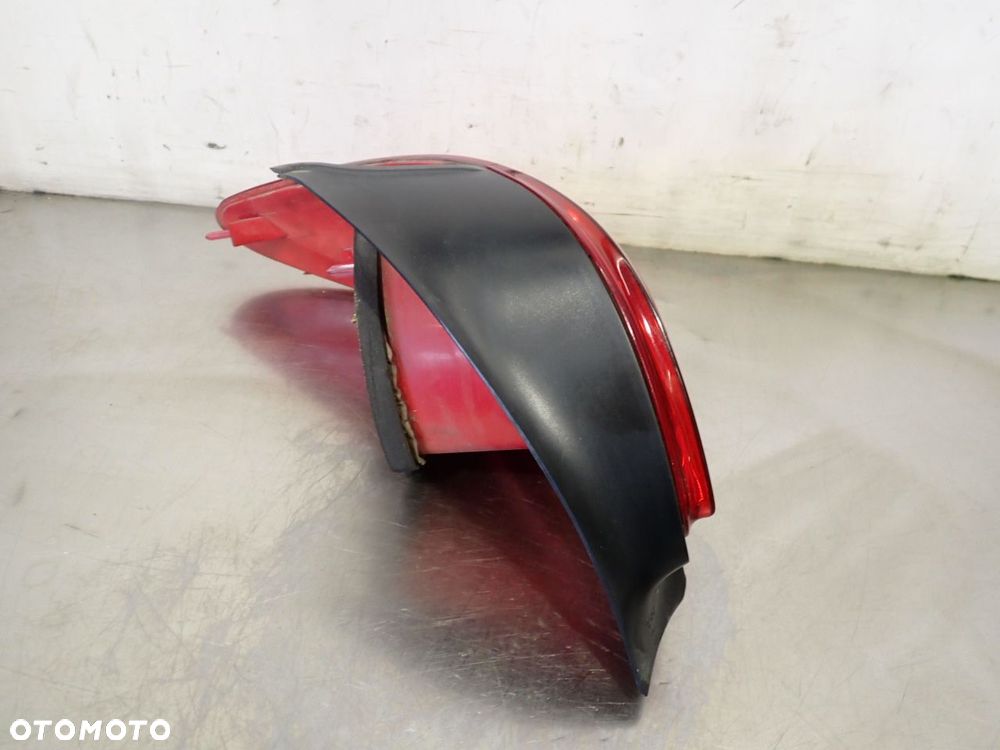 LAMPA PRAWA TYLNA PEUGEOT 207 - 5