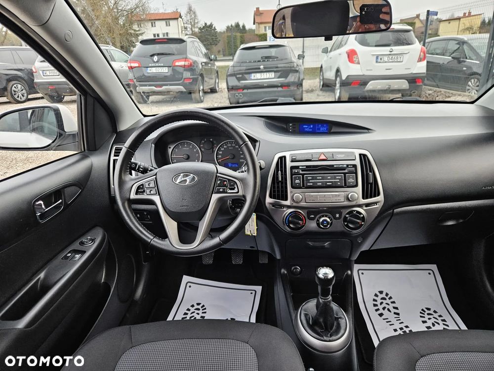 Hyundai i20 1.2 Trend - 17