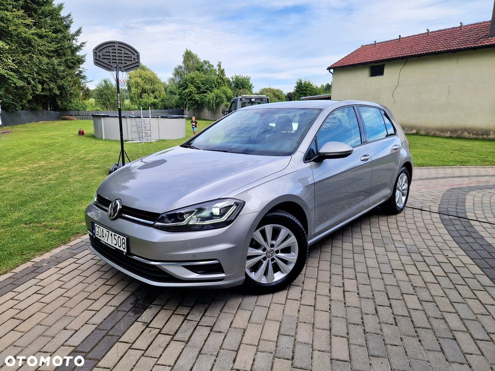 Volkswagen Golf - 1