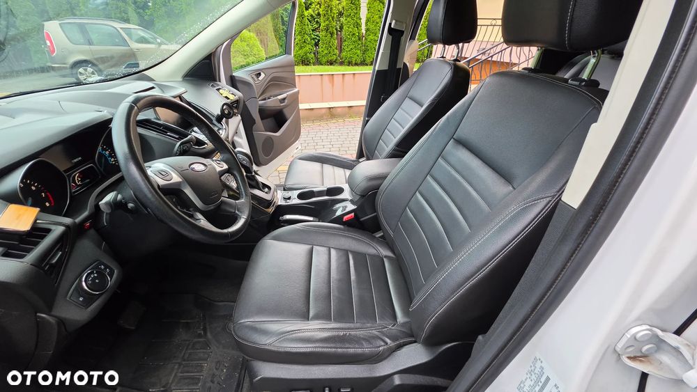 Ford Escape 2.0 EcoBoost AWD Titanium - 33