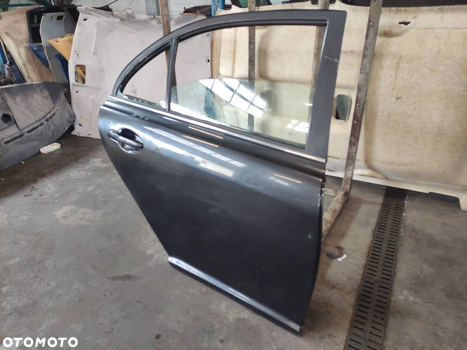 DRZWI KOMPLETNE PRAWY TYŁ AVENSIS T25 SEDAN 209 - 7