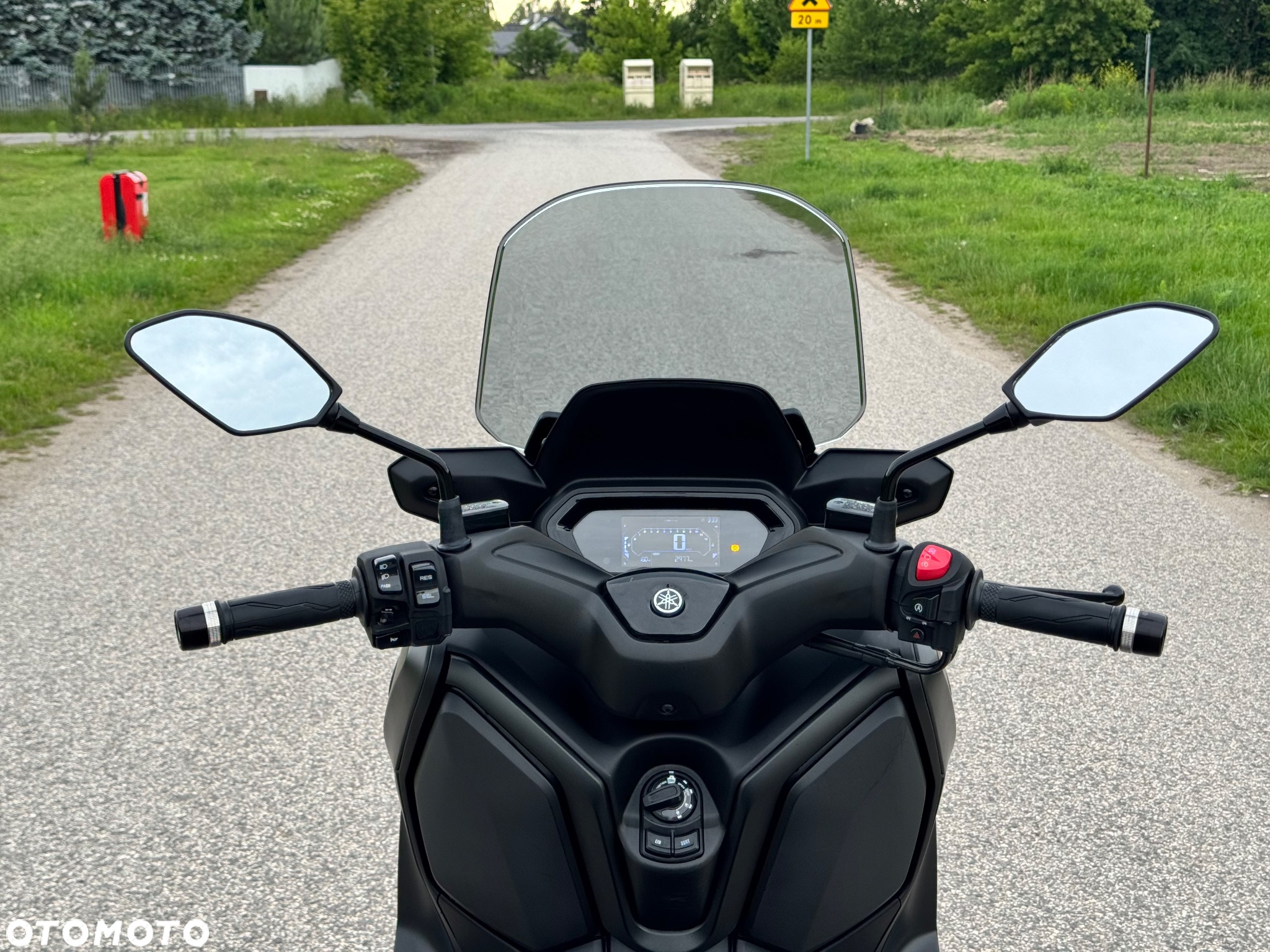 Yamaha X-max - 19