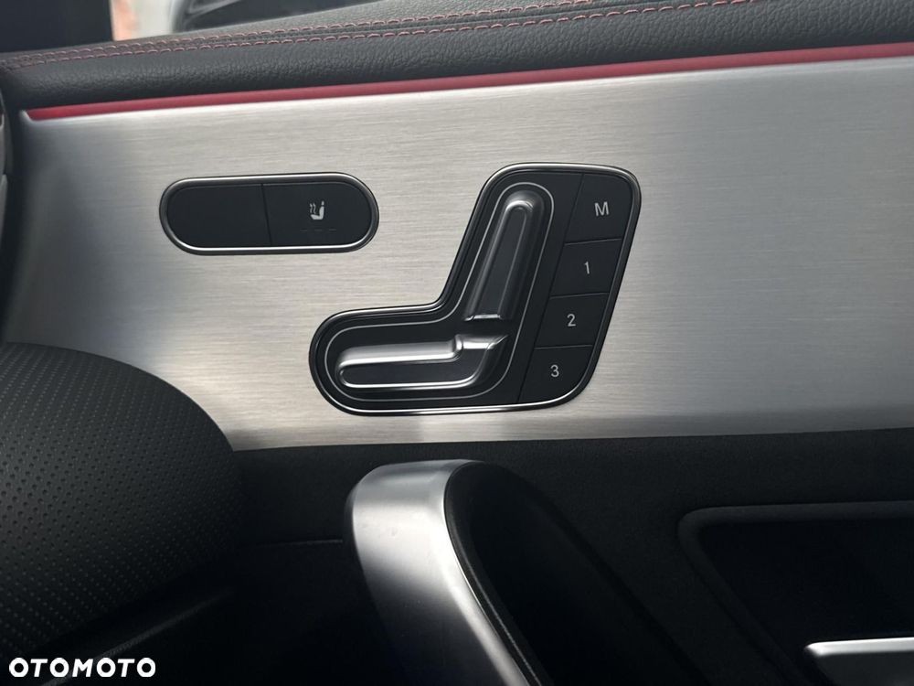 Mercedes-Benz CLA - 25