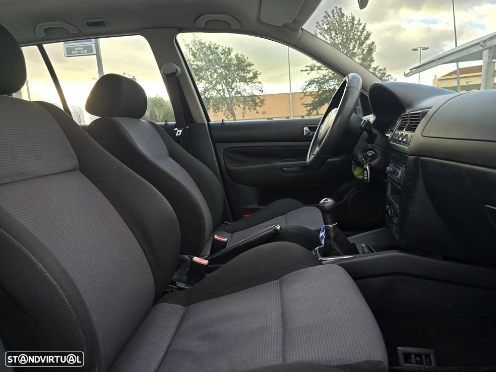 VW Golf 1.9 TDi Highline - 17