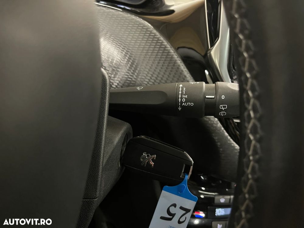 Peugeot 2008 BlueHDi FAP 120 STOP & START EAT6 Allure - 27