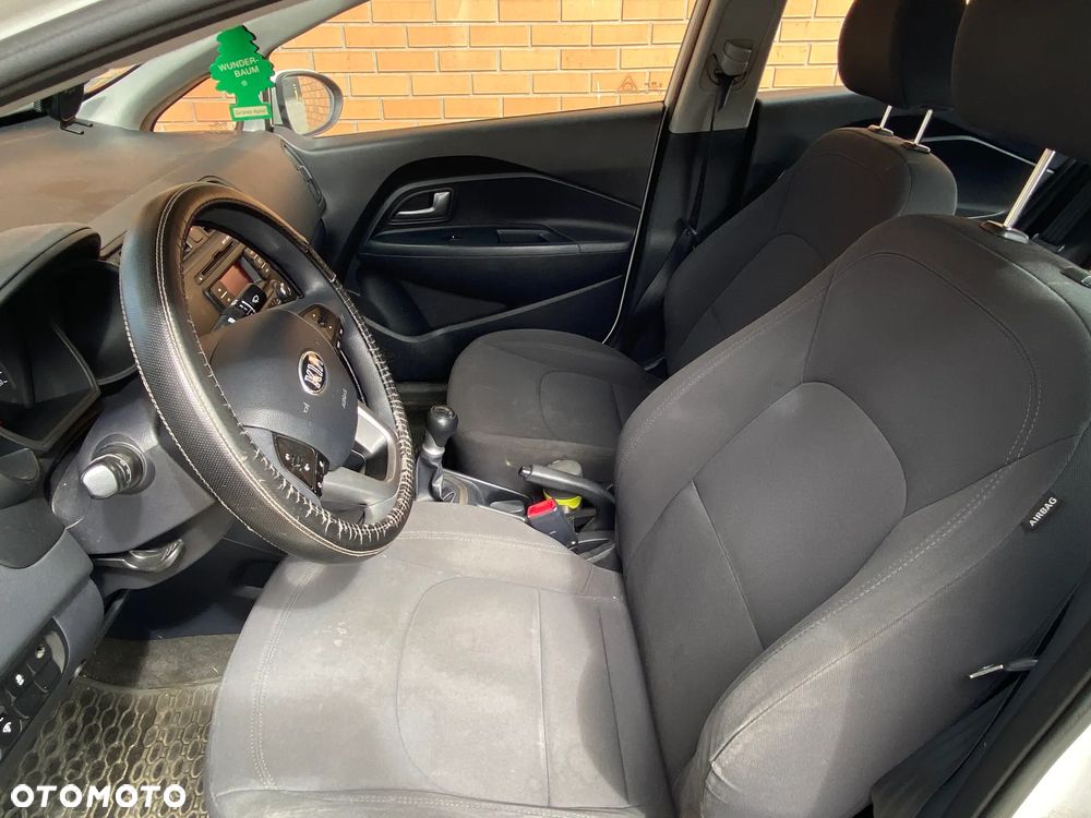 Kia Rio 1.2 M (klm) - 11