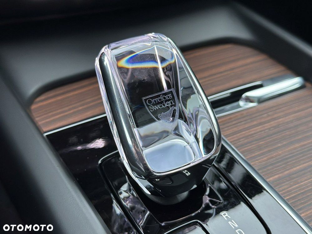 Volvo XC 60 B4 D Ultimate Dark - 22