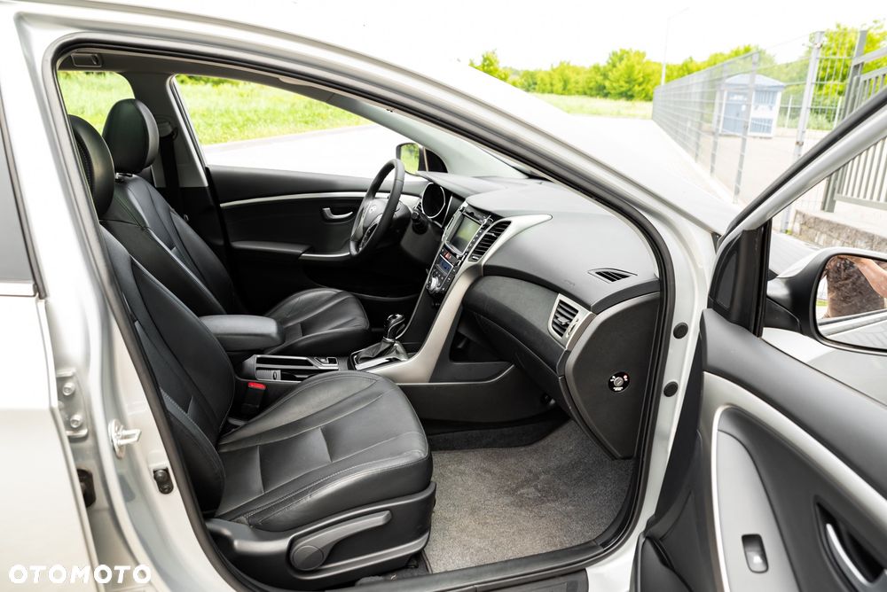 Hyundai i30 blue 1.6 GDI DCT Premium - 23