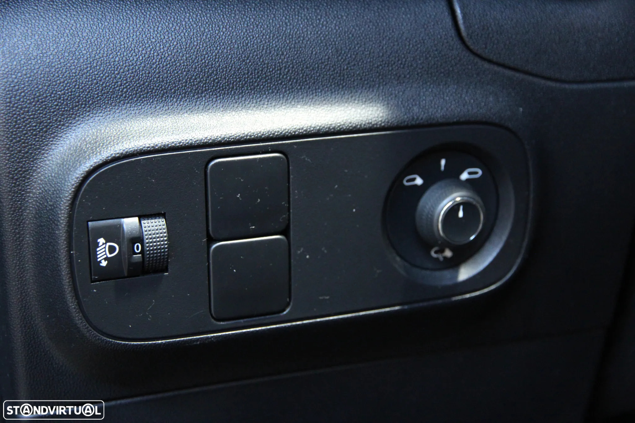 Citroën C3 1.2 PureTech C-Series - 12