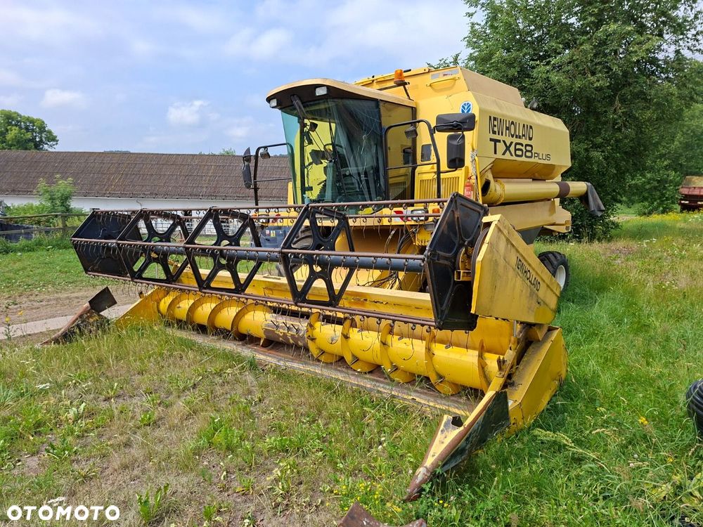 New Holland Tx 68 - 1