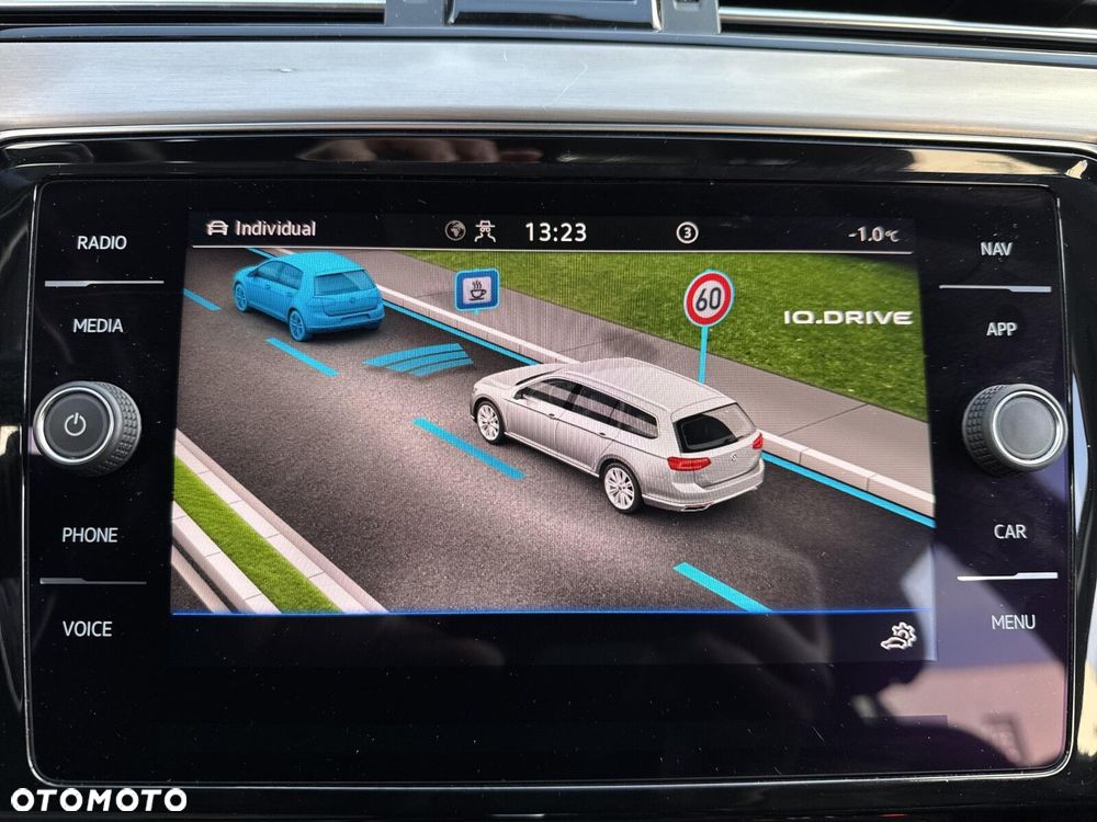 Volkswagen Passat Variant 2.0 TDI SCR Elegance DSG - 30