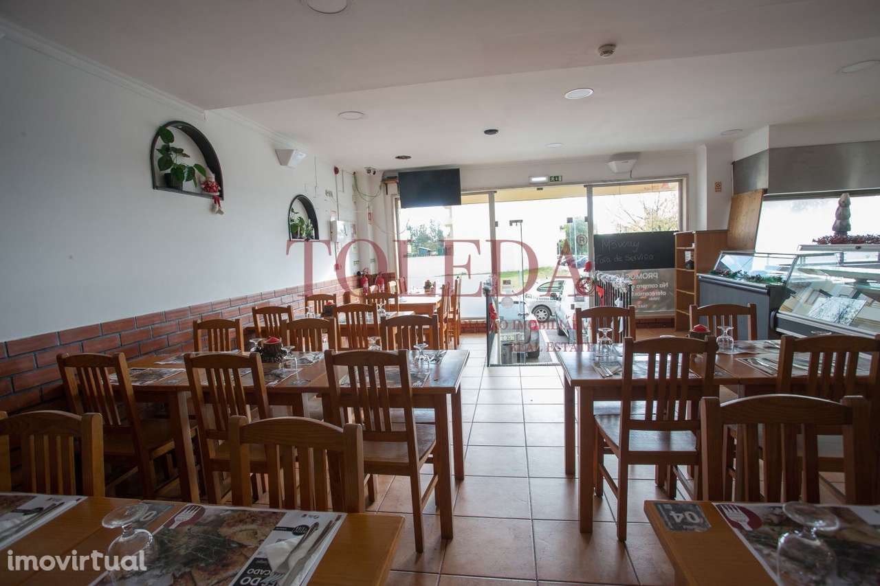 Restaurante/Churrasqueira com boa Visibilidade e Esplanada privada - Grande imagem: 4/20