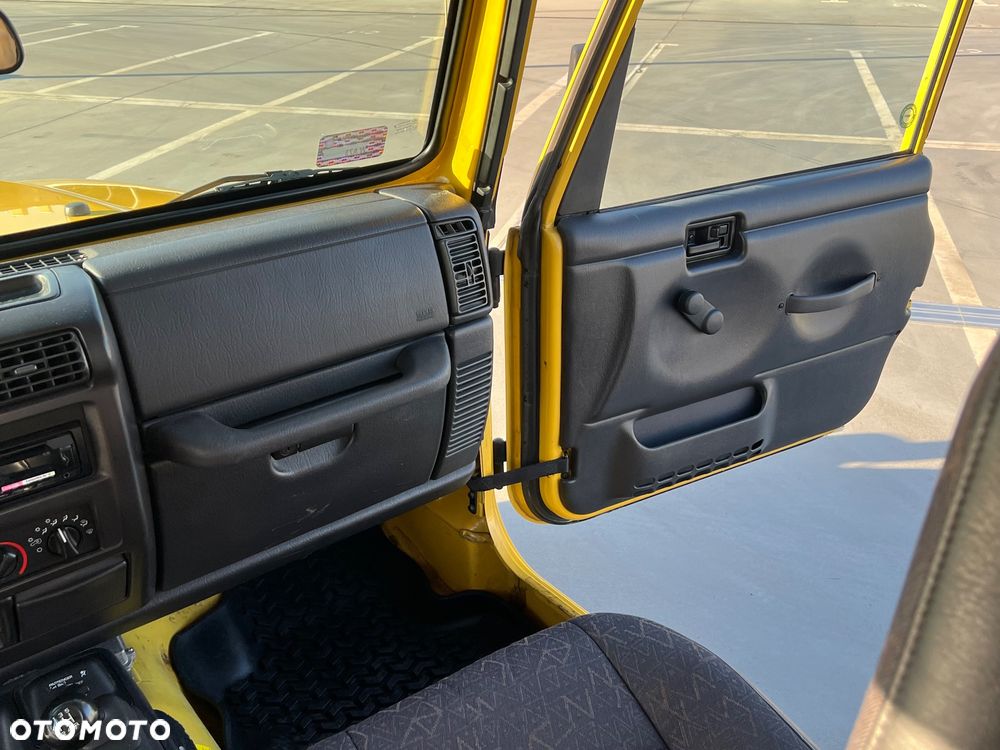 Jeep Wrangler - 30